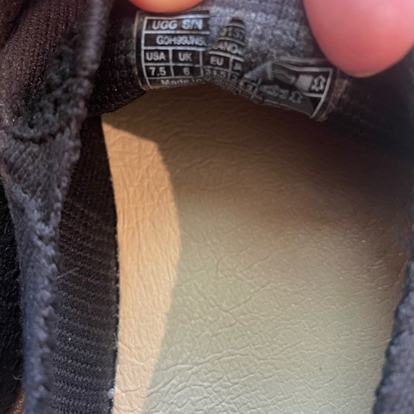 Ugg Sammy sneaker women’s size 7.5 - Picture 4 of 6